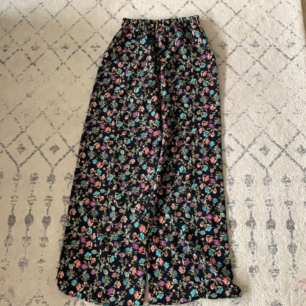 Gorgeous floral wide leg pants